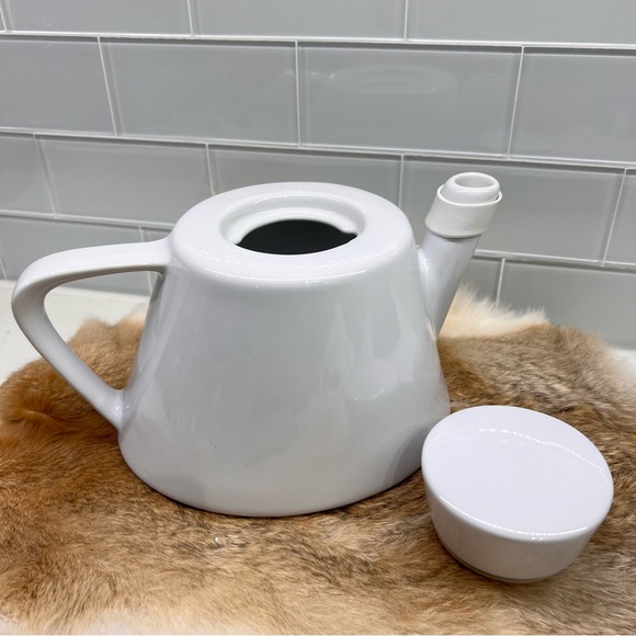 Vintage Ikea 1990’s White Minimalist Ceramic Teapot - VARME Discontinued Ikea - Picture 9 of 15